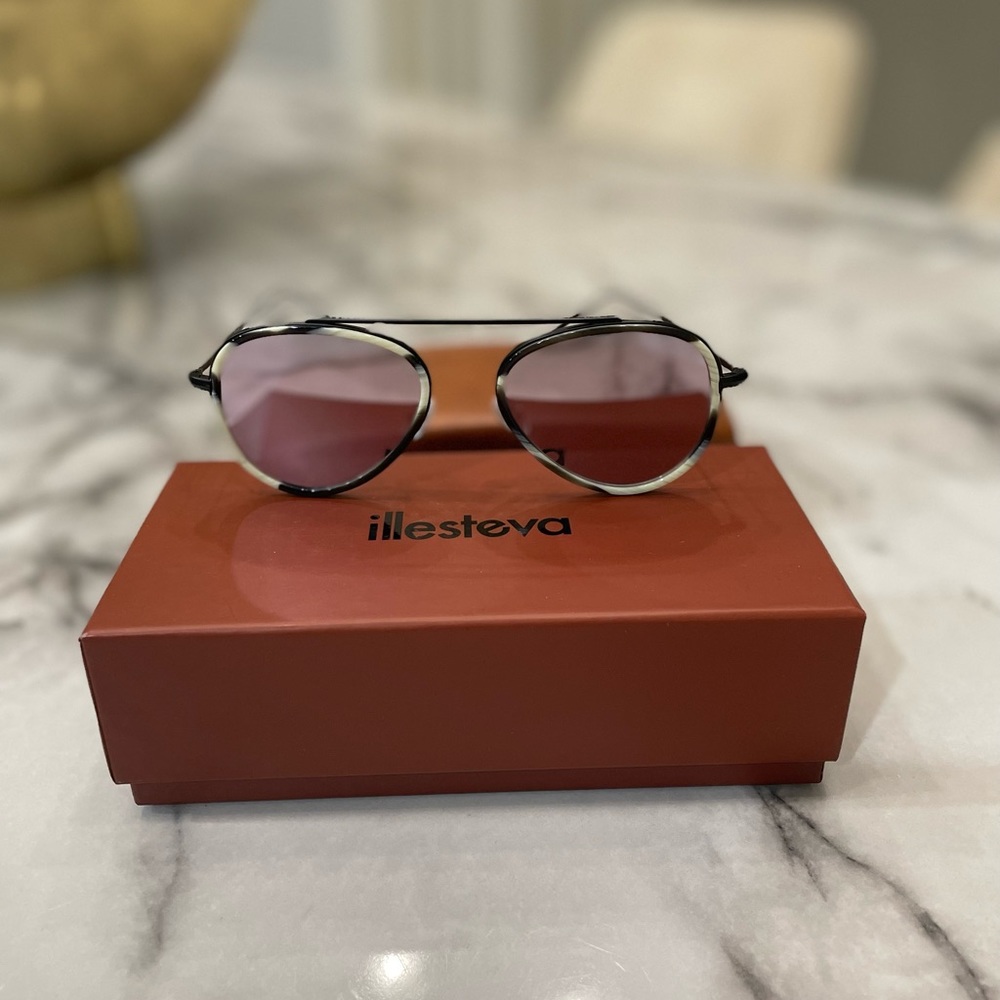 Illesteva sunglasses brand new in box